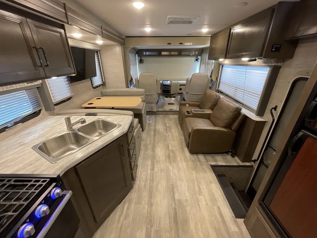 2022 Thor Motor Coach Freedom Traveler A32, Photos photo 3