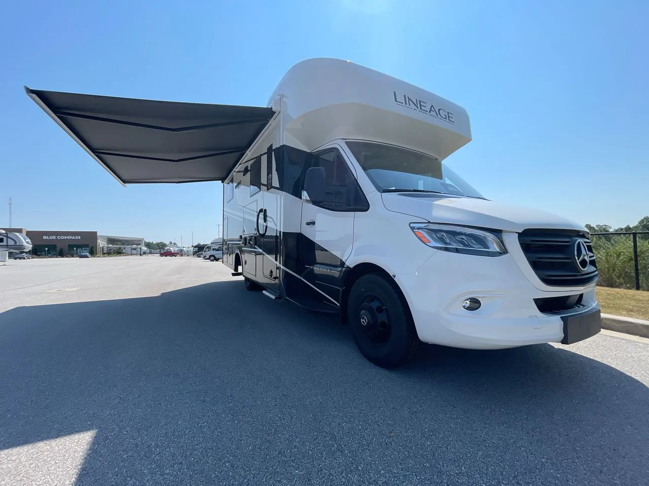 2026 Grand Design Lineage Series M 25TK - Photo 3