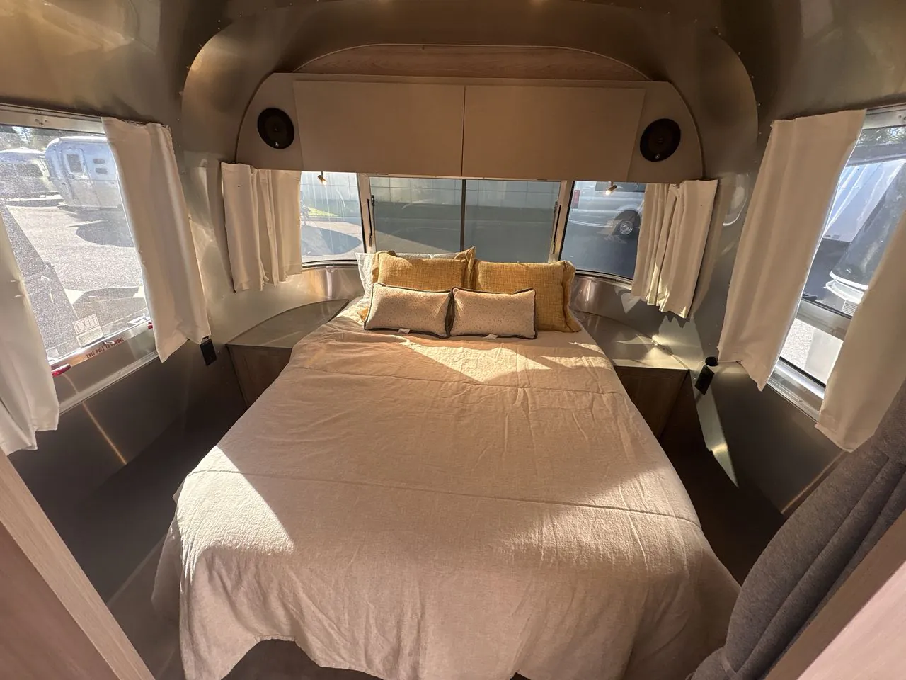 2026 Airstream Flying Cloud 30FB Office
