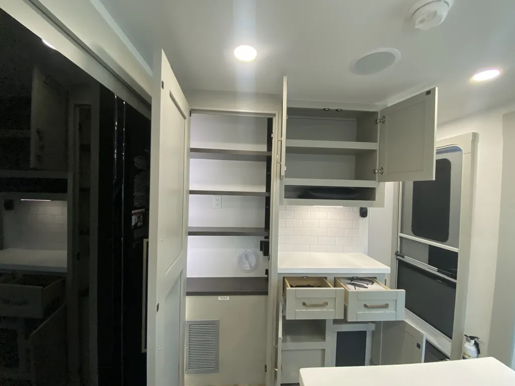 2026 Brinkley Model Z 297, Photos photo 15