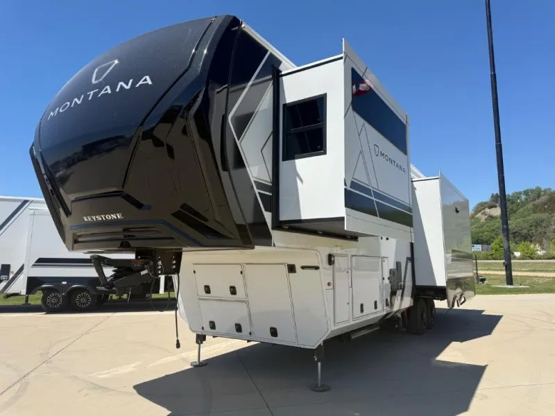 2026 Keystone Montana 3100RL - Photo 4