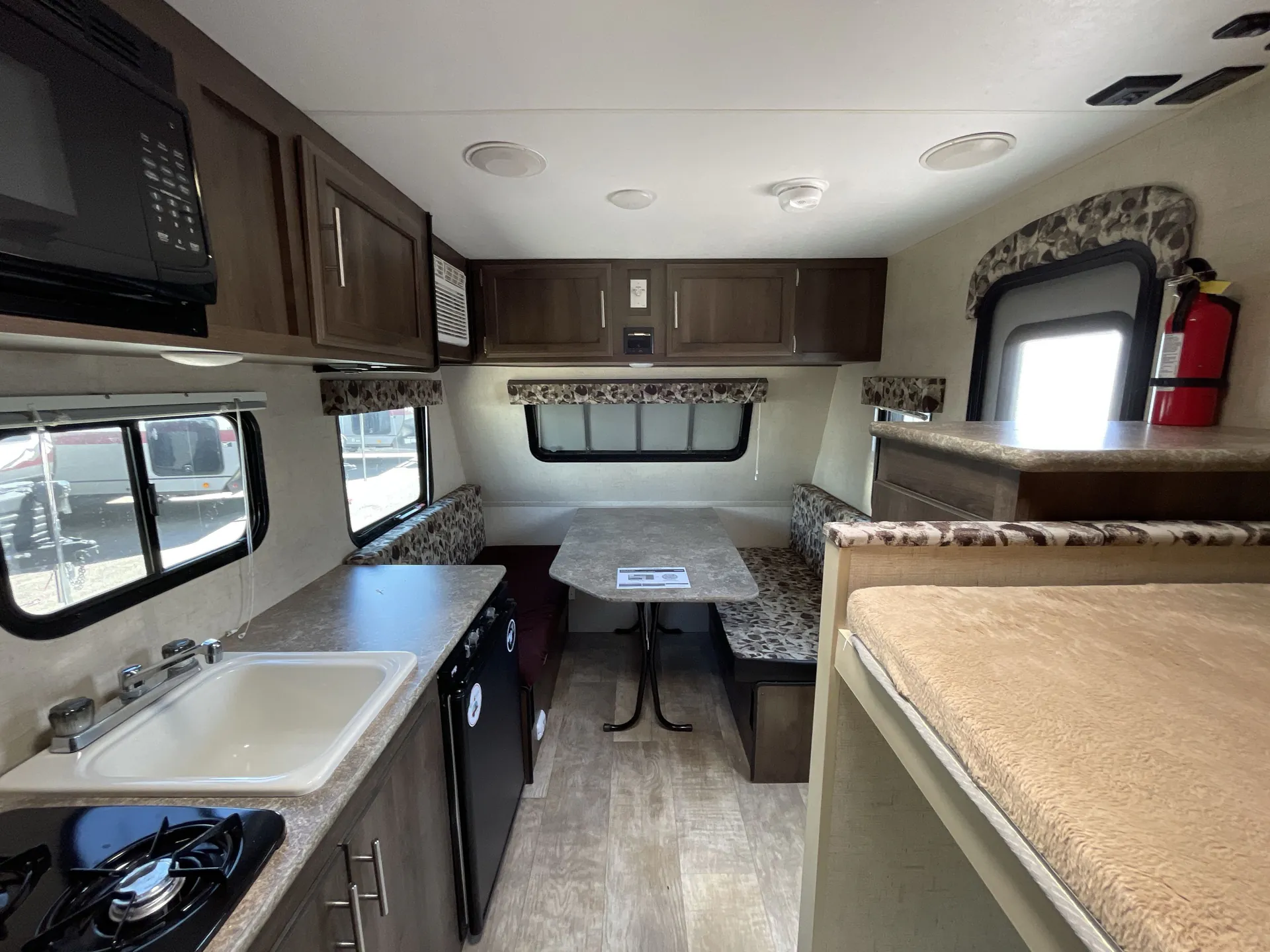 2018 K-Z Sportsmen Classic 150BH — living area main