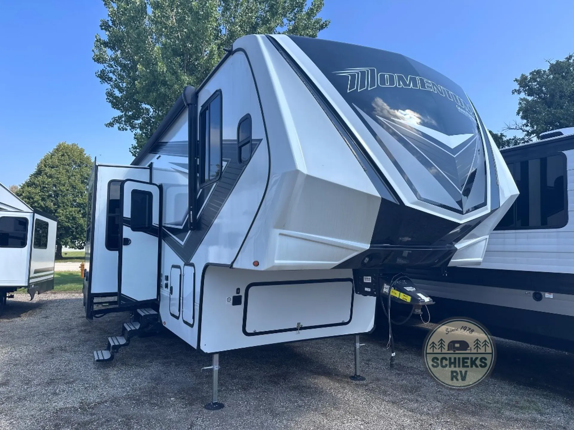 2023 Grand Design Momentum G-Class 320G - Photo 2