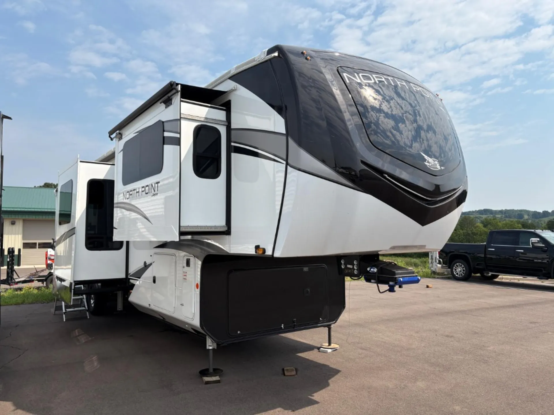 2022 Jayco North Point 382FLRB - Photo 2