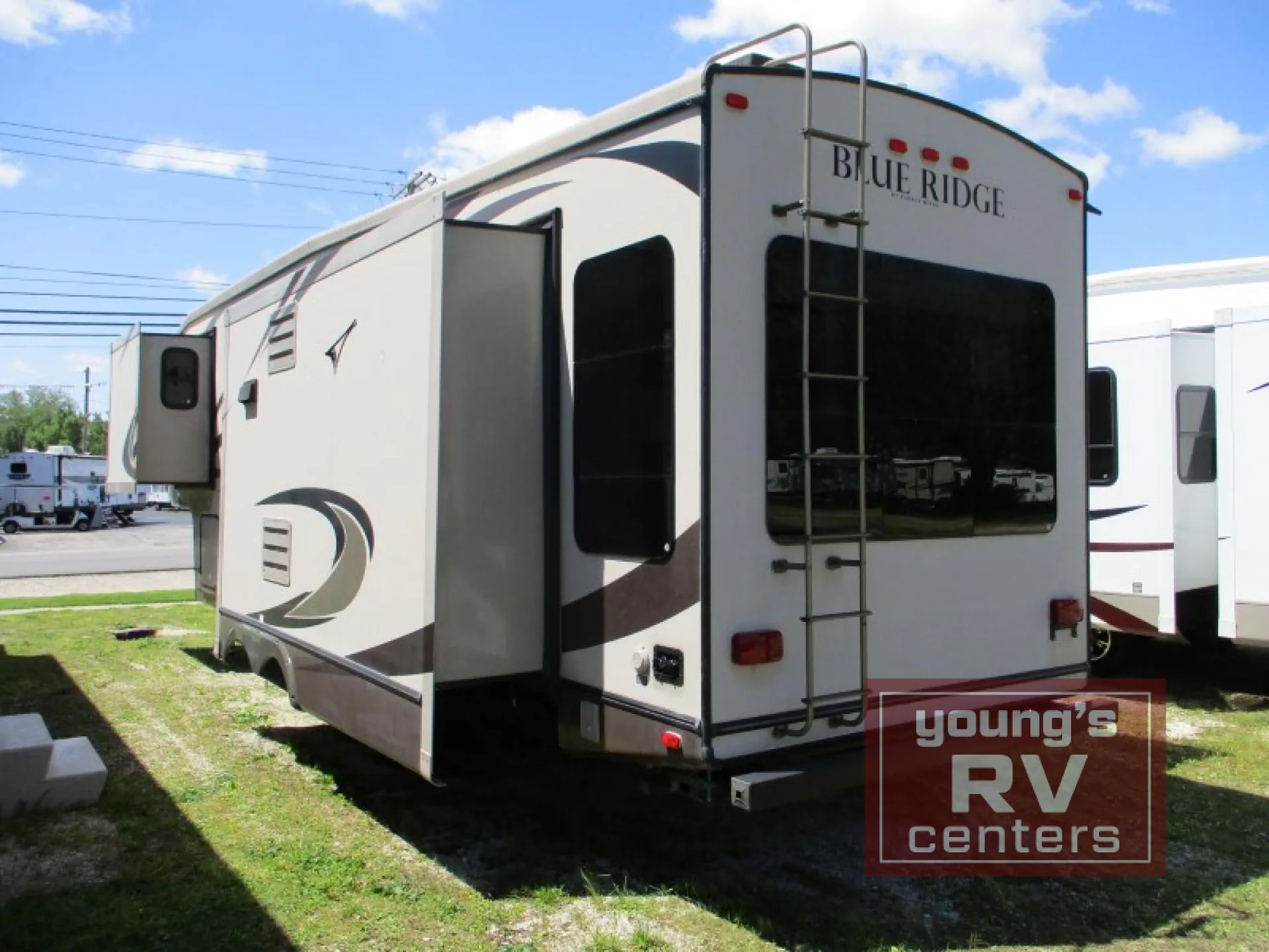 2013 Forest River Blue Ridge 3025RL - Photo 4