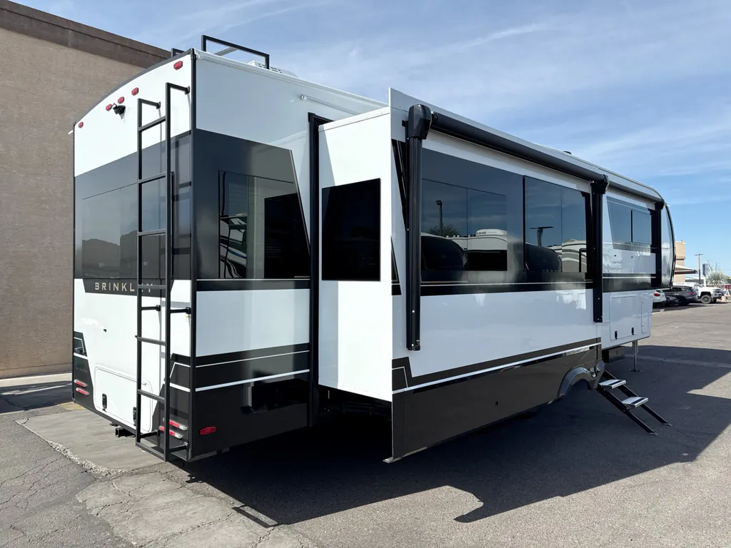 2026 Brinkley Model Z 3600, Photos photo 4