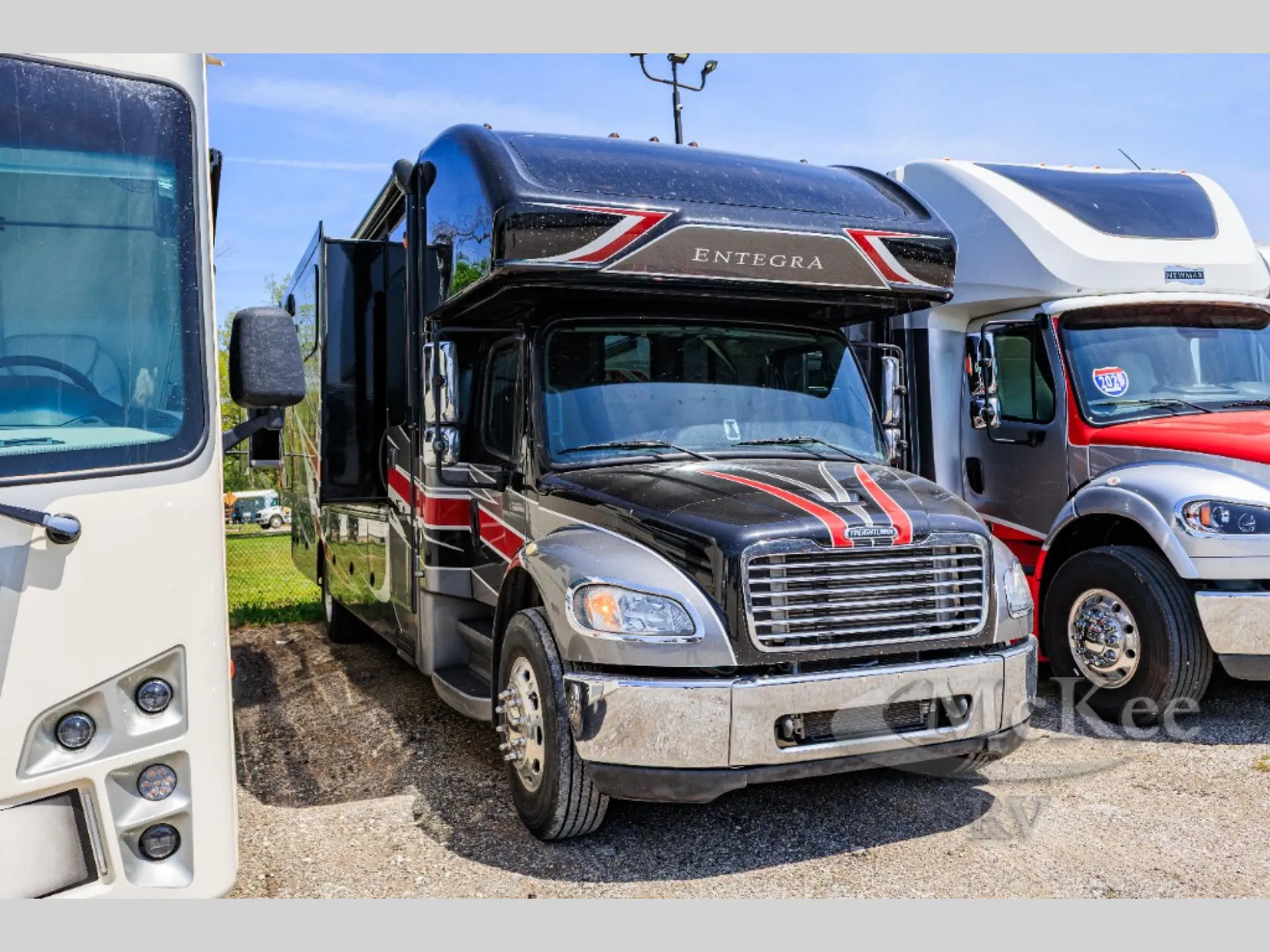 2020 Entegra Coach Accolade 37TS - Photo 2