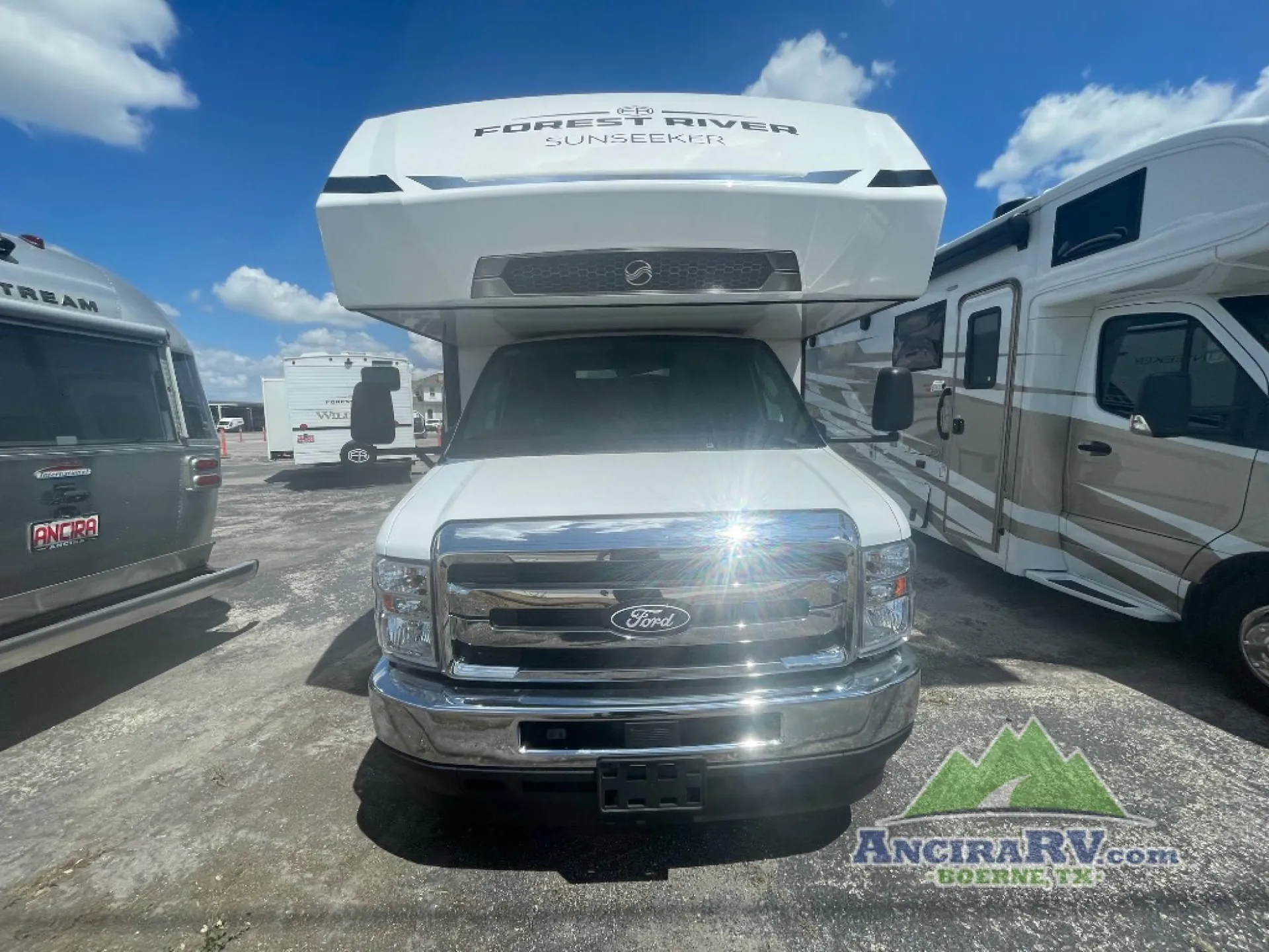 2027 Forest River Sunseeker LE 2350LE — Photo 5