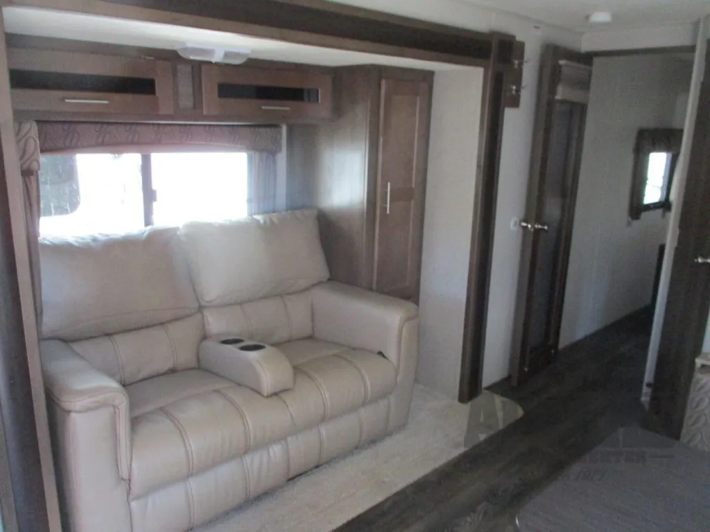 2019 Forest River RV Wildcat Maxx 245RGX, Photos photo 11