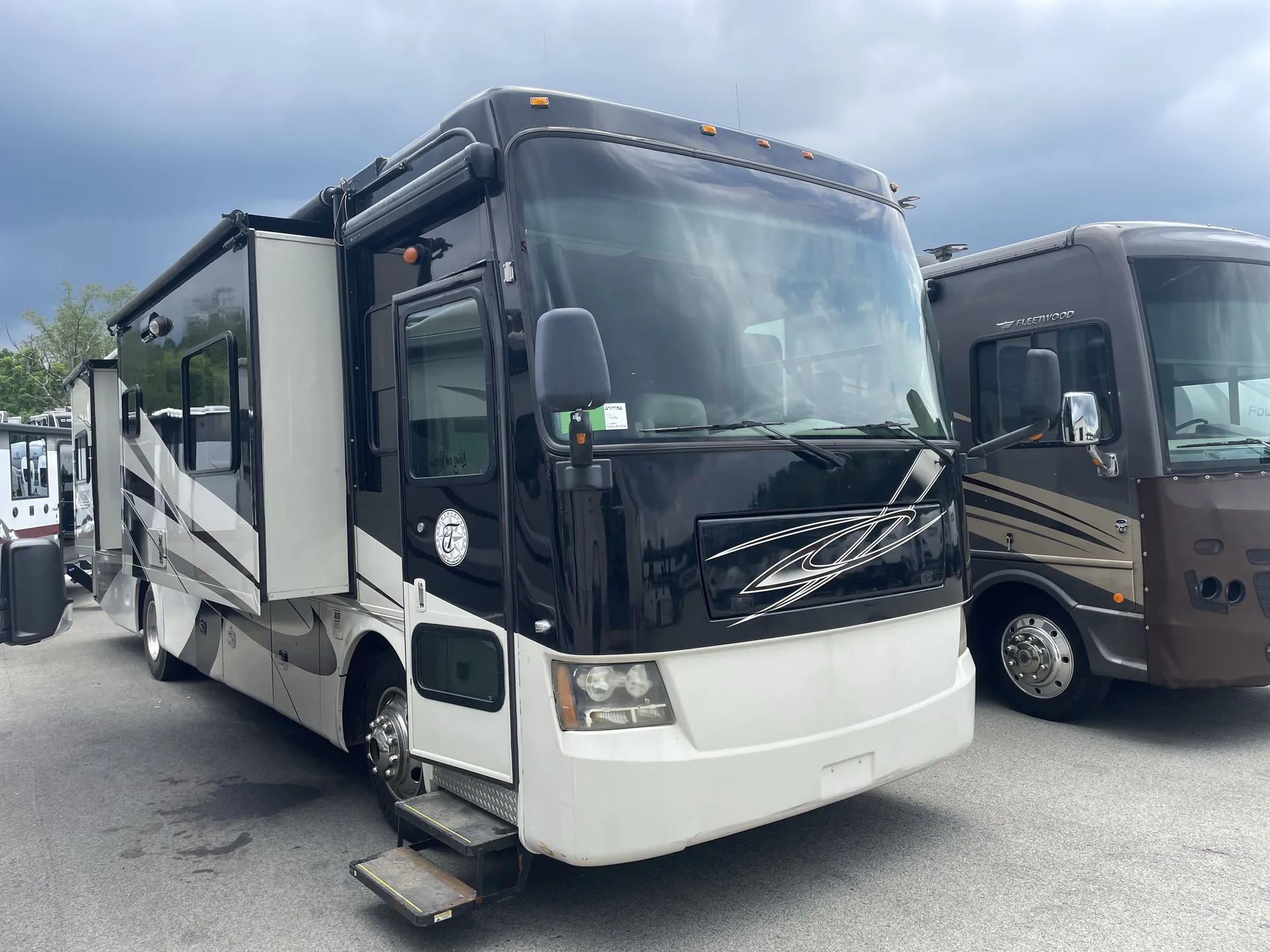 2010 Tiffin Allegro Red 38QBA - Main photo