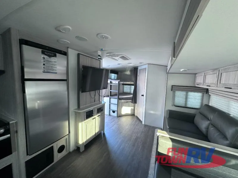 2022 Cruiser RV Shadow Cruiser 277BHS - Photo 3