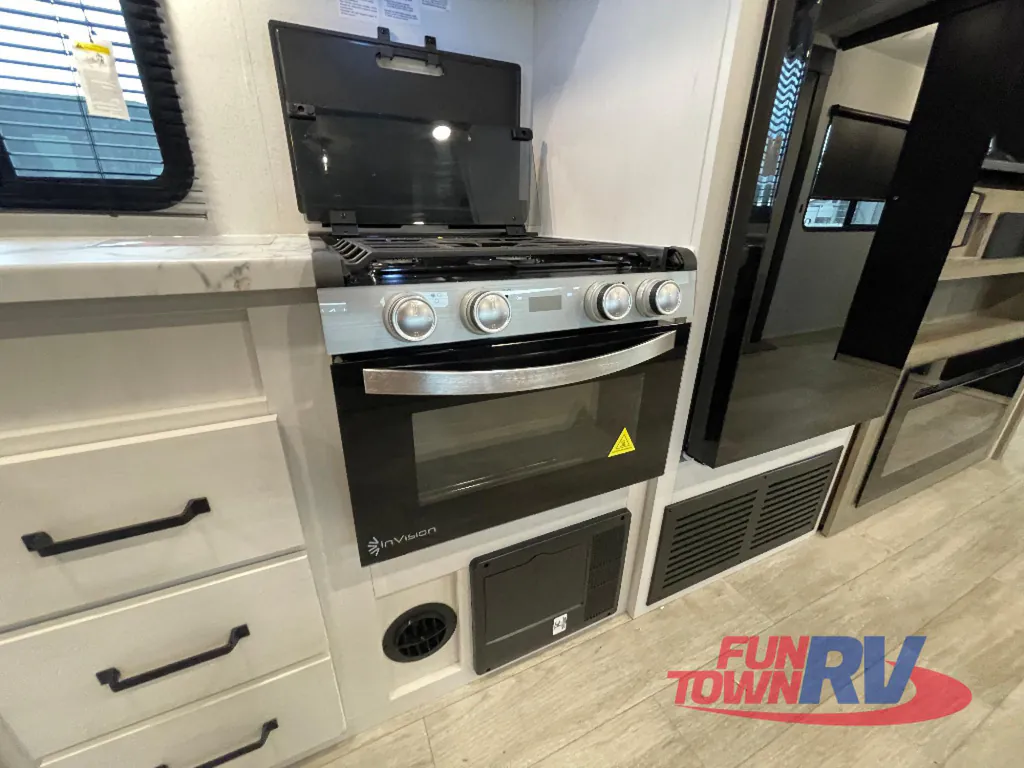 2026 Forest River Solaire 3150TBSS, Photos photo 19