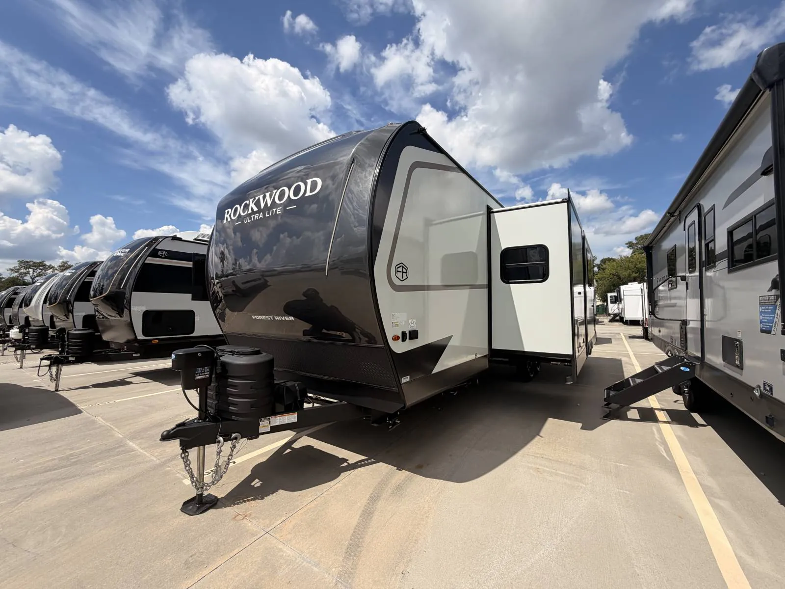 2027 Forest River Rockwood Ultra Lite 2711RK