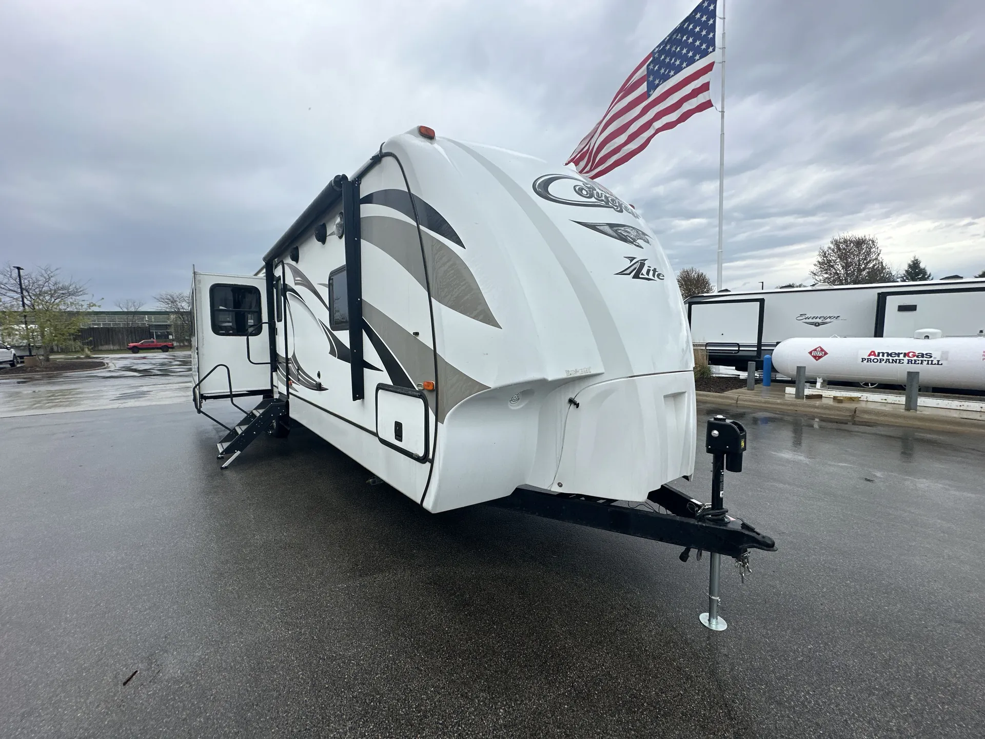 2014 Keystone Cougar 32RET - Main photo
