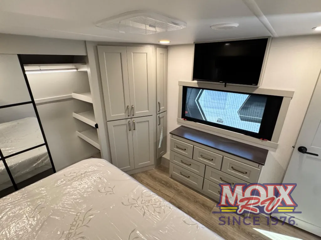 2026 Brinkley Model G 3520, Photos photo 68