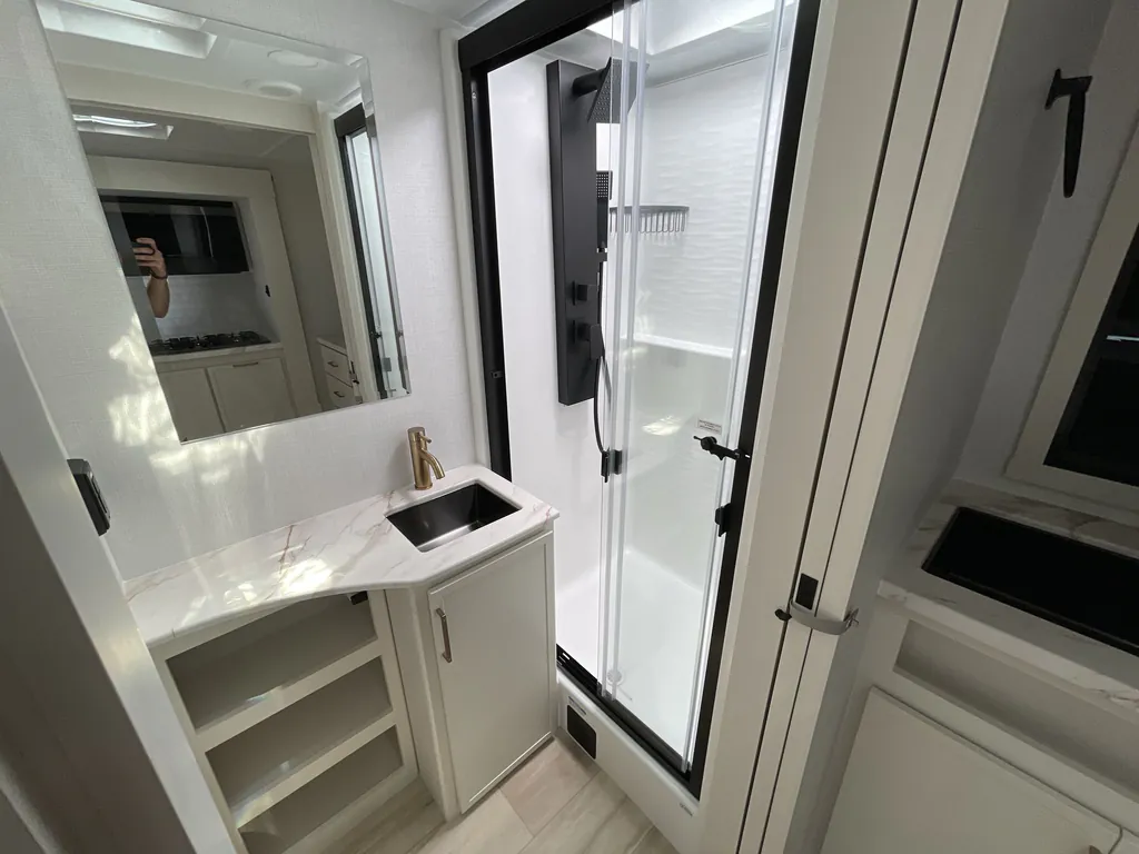2026 Brinkley Model Ix 23X, Photos photo 15