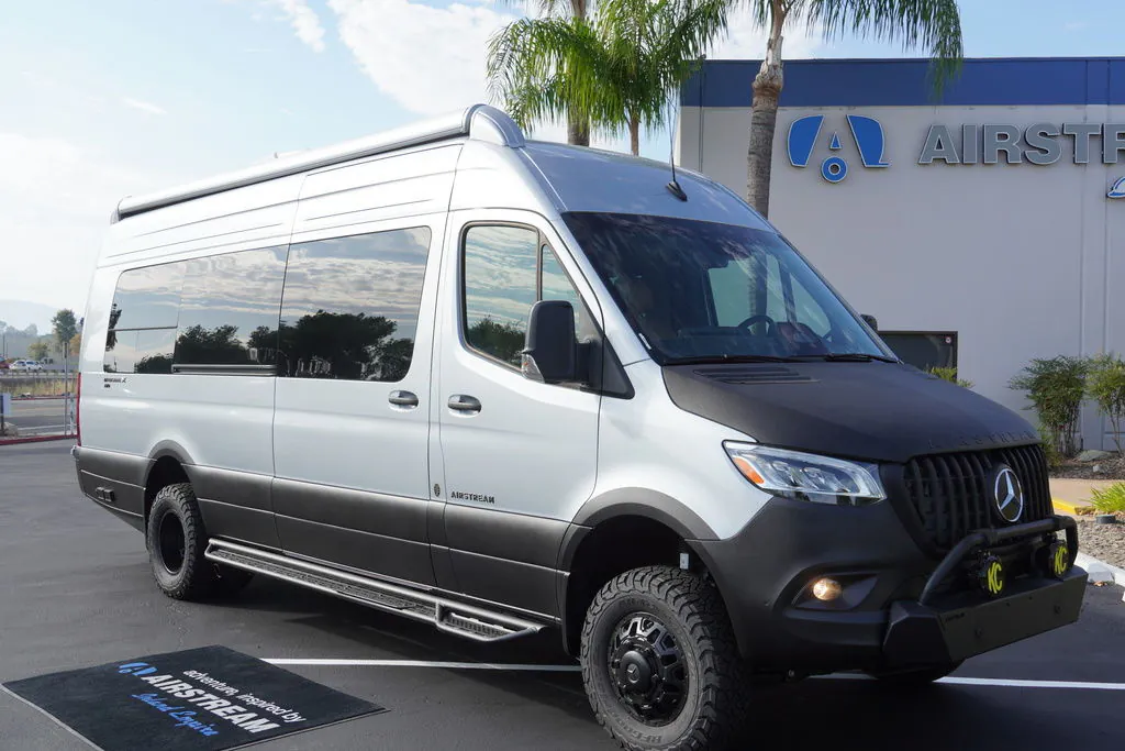 2026 Airstream Interstate 24GLX - Photo 2