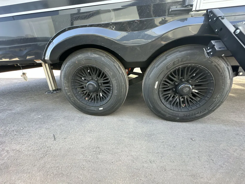 2026 Brinkley Model Z 2680, Photos photo 2