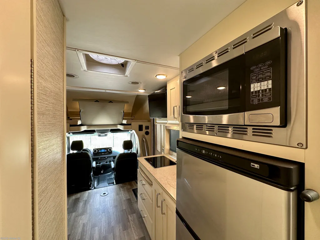 2021 Tiffin Wayfarer 25 SW, Photos photo 9