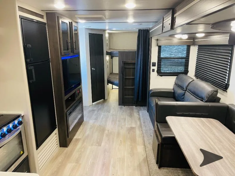 2021 CrossRoads RV Cruiser Aire 28BBH - Photo 2
