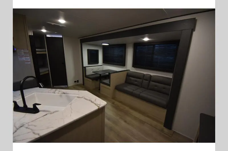 2026 Shasta RVs i-5 Edition 527BHS, Photos photo 5