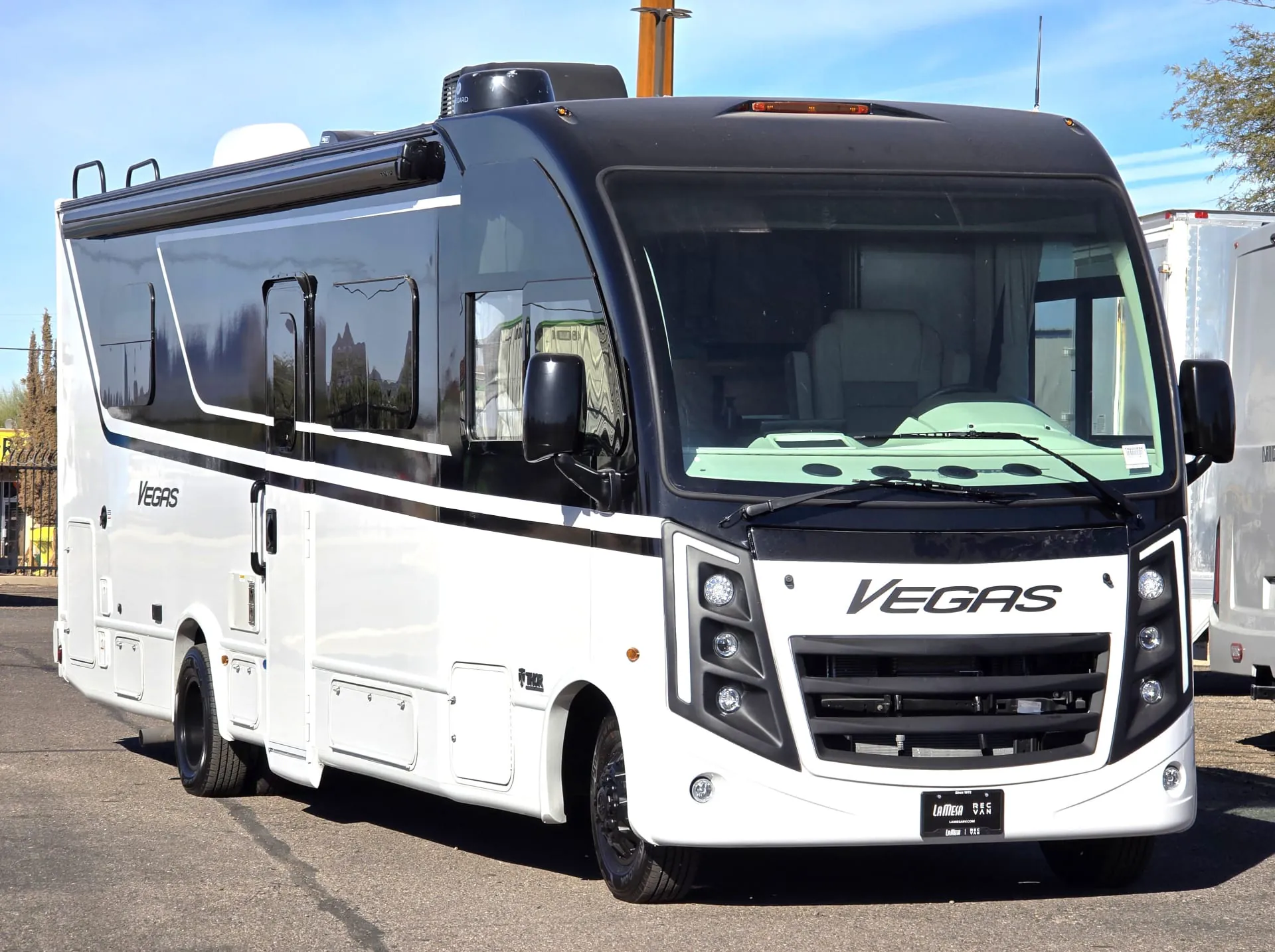 2026 Thor Motor Coach Vegas 281 - Photo 2