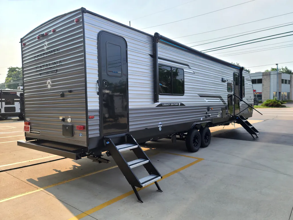 2027 Coachmen Catalina Legacy Edition 333DBDSCK, Photos photo 7
