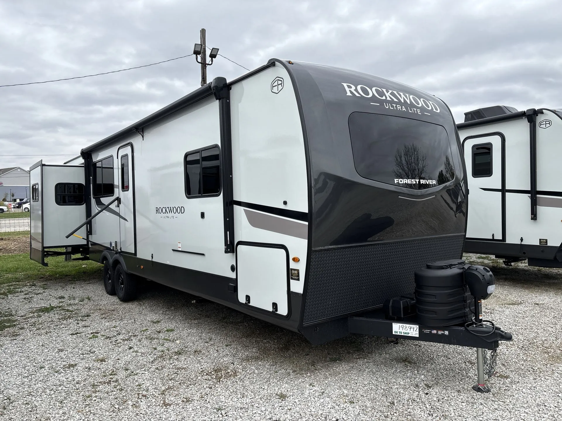 2026 Forest River Rockwood Ultra Lite 2908SRL - Photo 2