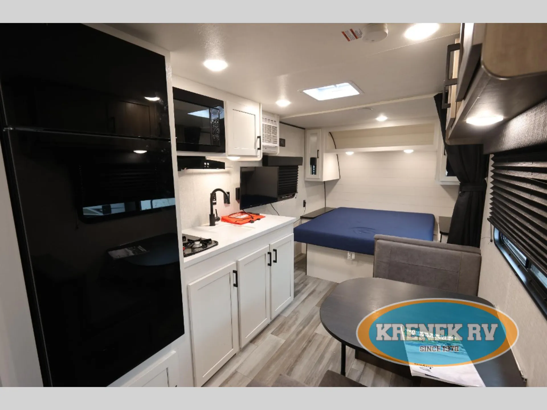 2024 Jayco Jay Flight SLX 195RBW - Photo 3