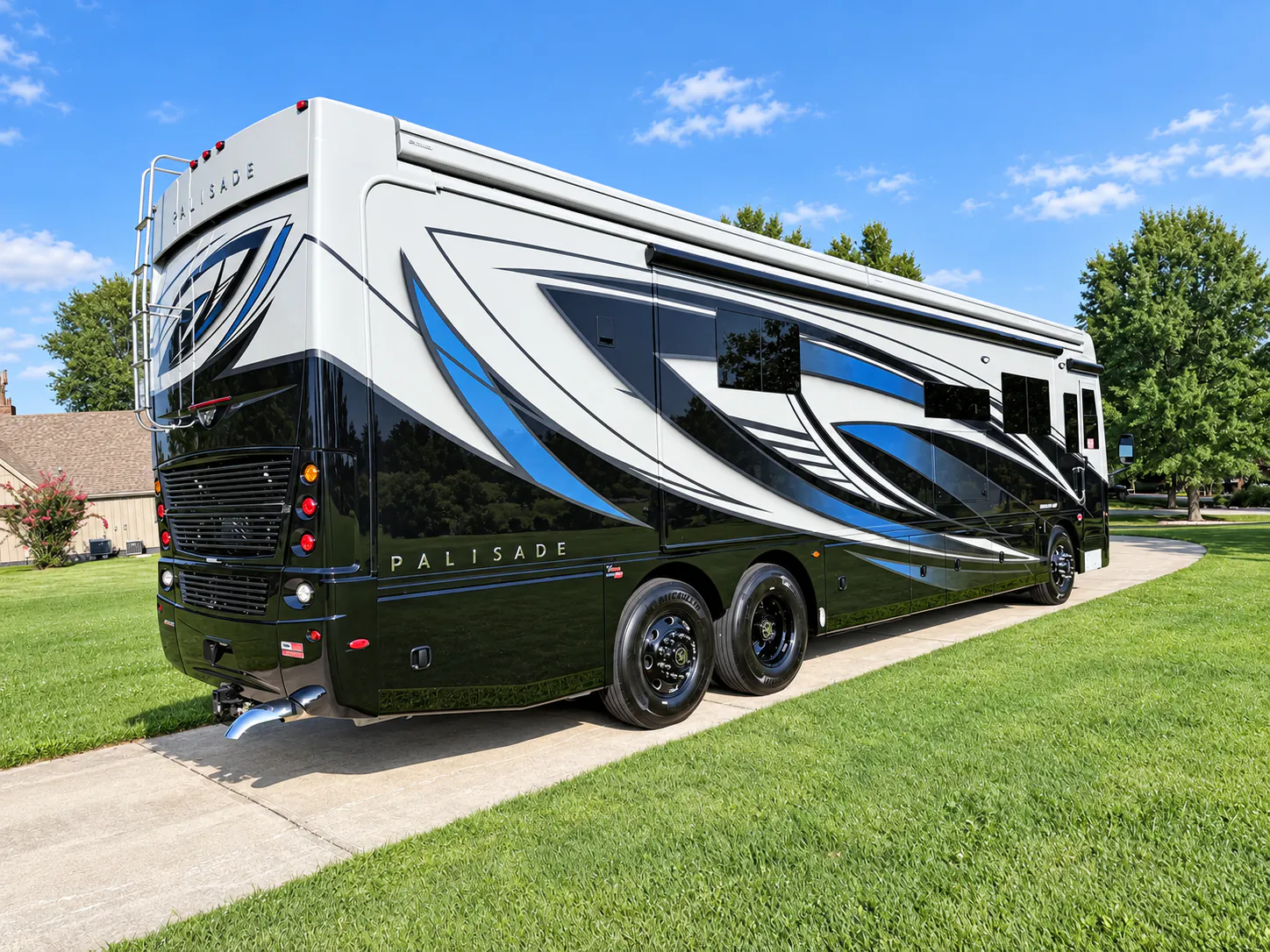 2027 Fleetwood Palisade 40H - Photo 4
