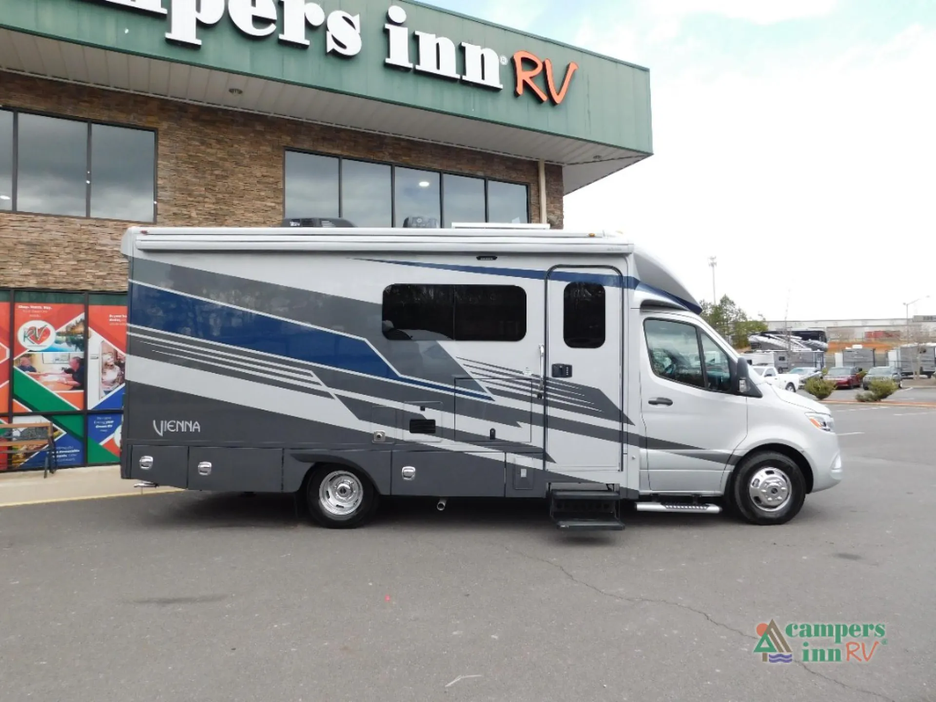 2025 Renegade RV Vienna 25RML - Photo 3
