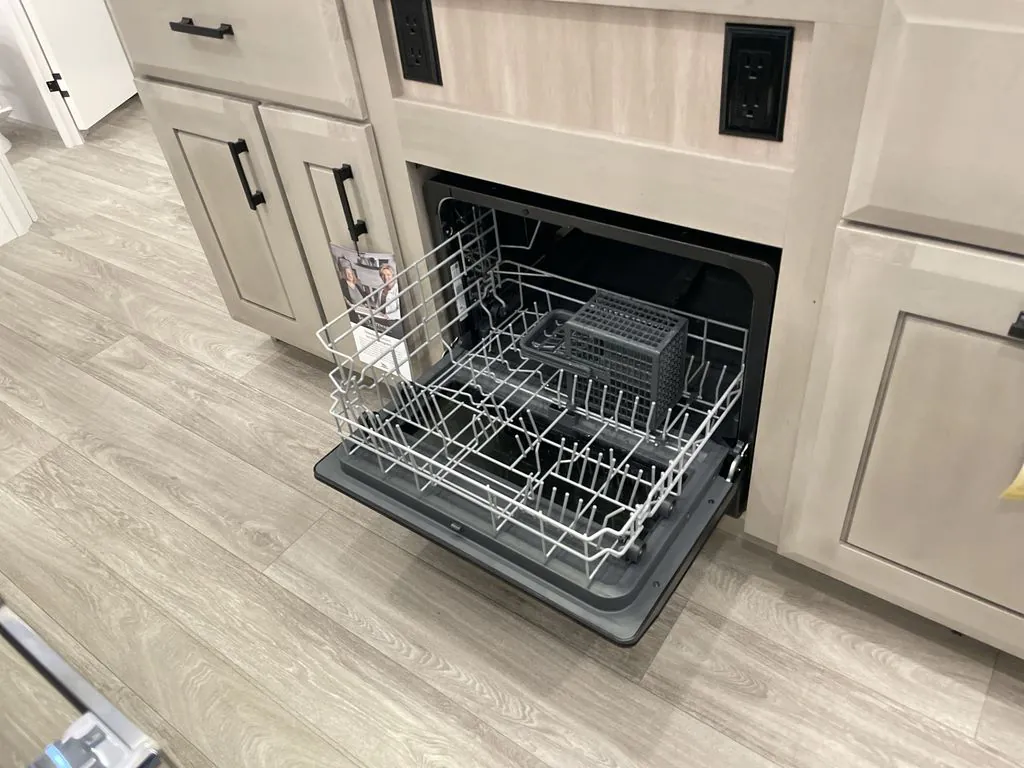 2027 Jayco Pinnacle 36FBTS, Photos photo 17