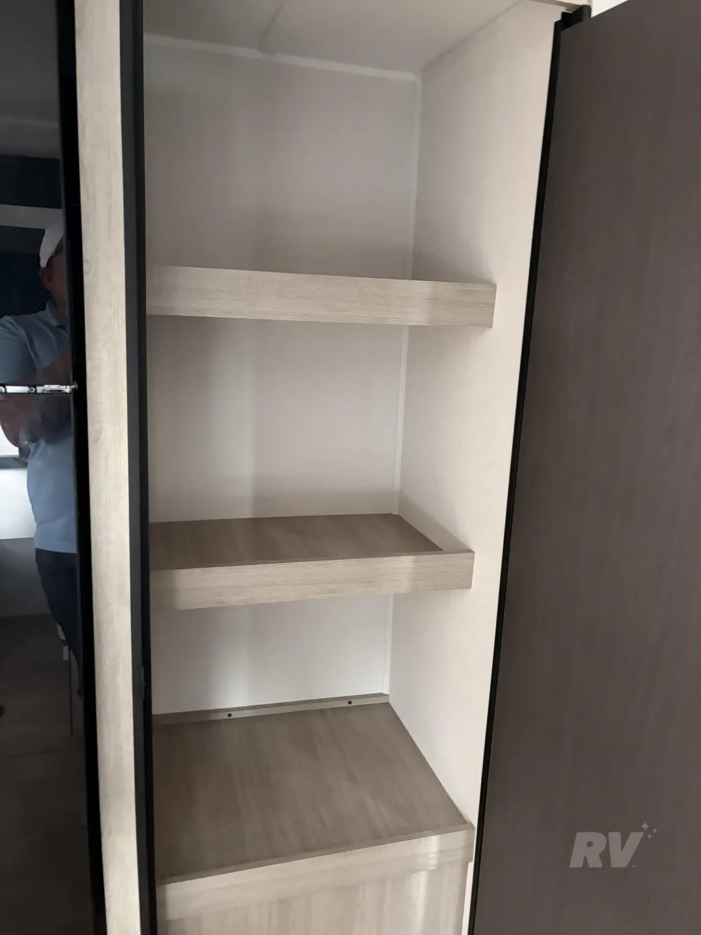 2027 East to West Della Terra 280BH, Photos photo 8