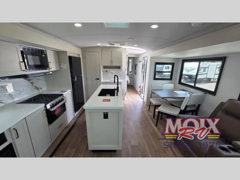2027 Grand Design Imagine 2970RL - Photo 3