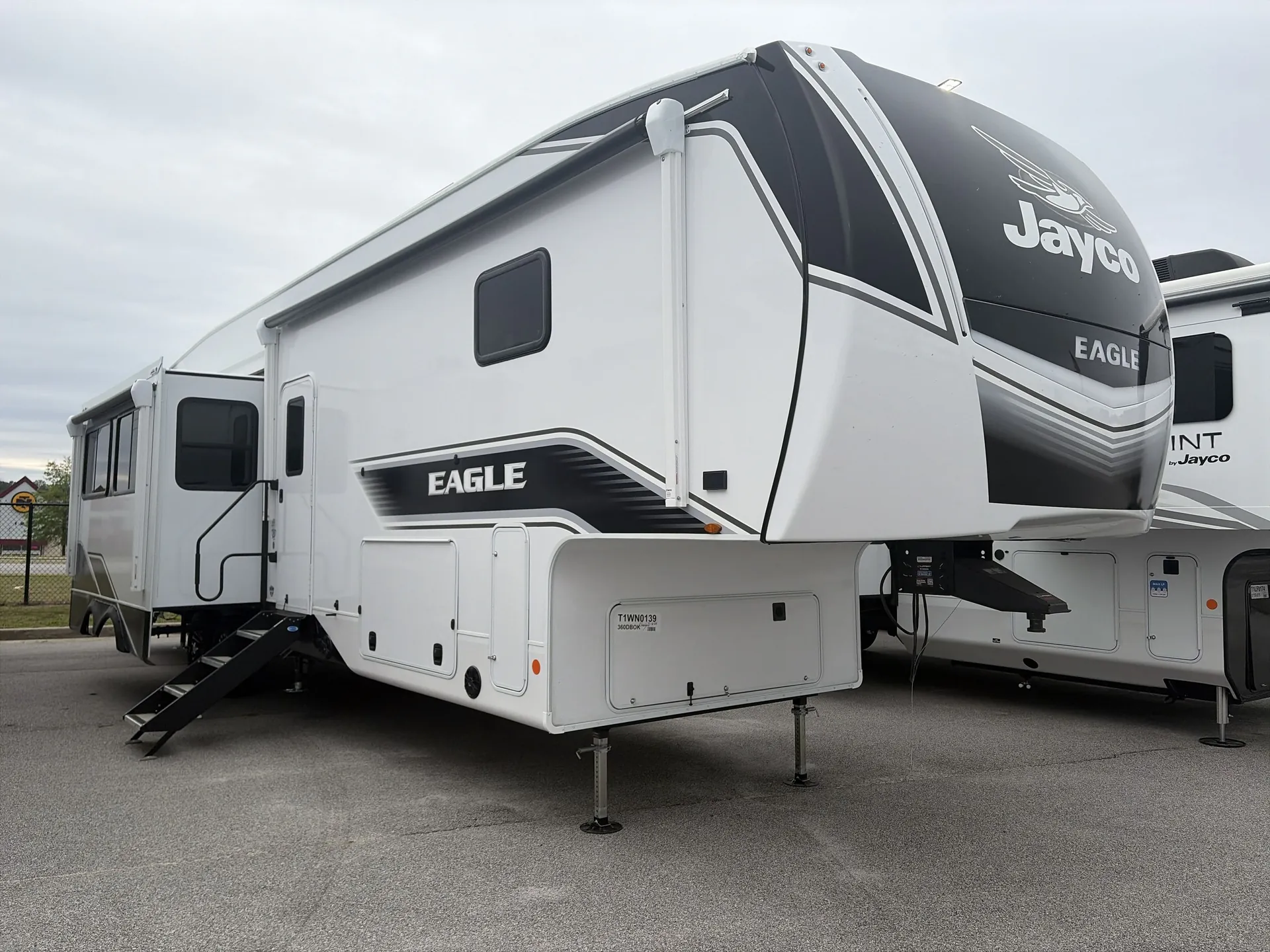2026 Jayco Eagle 360DBOK - Photo 2