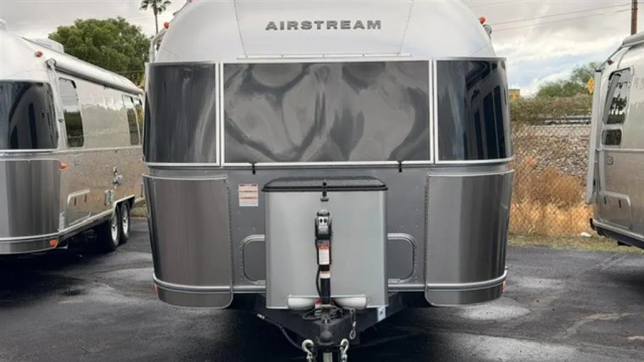 2027 Airstream Trade Wind 27FB - Photo 3