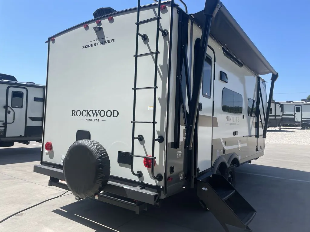 2027 Forest River Rockwood Mini Lite 2109S — Photo 7