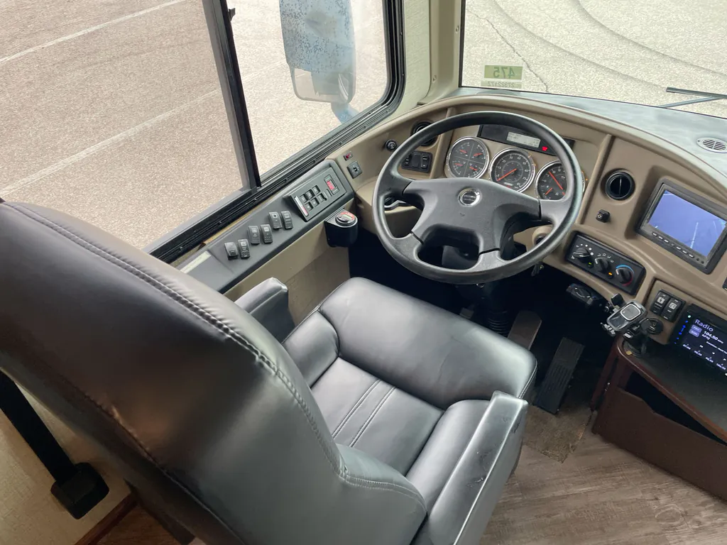2017 Fleetwood Pace Arrow LXE 38F, Photos photo 38
