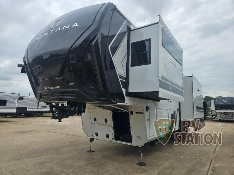 2026 Keystone Montana 3100RL - Photo 2