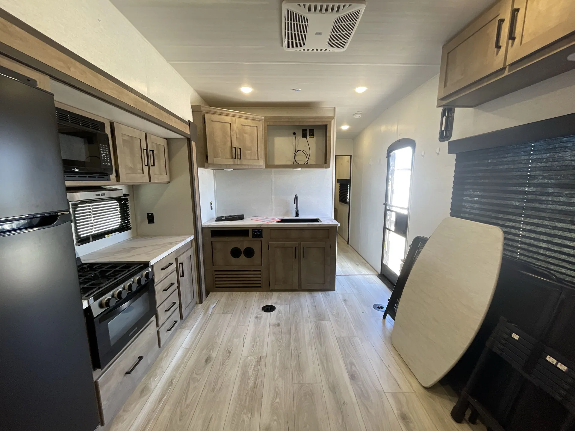 2025 Keystone Impact 2915 — living area main