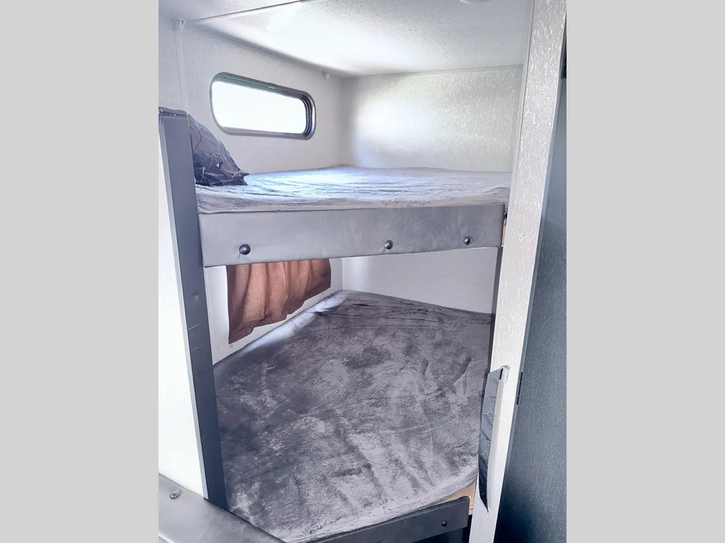 2022 Forest River Cherokee Grey Wolf 27DBH, Photos photo 22