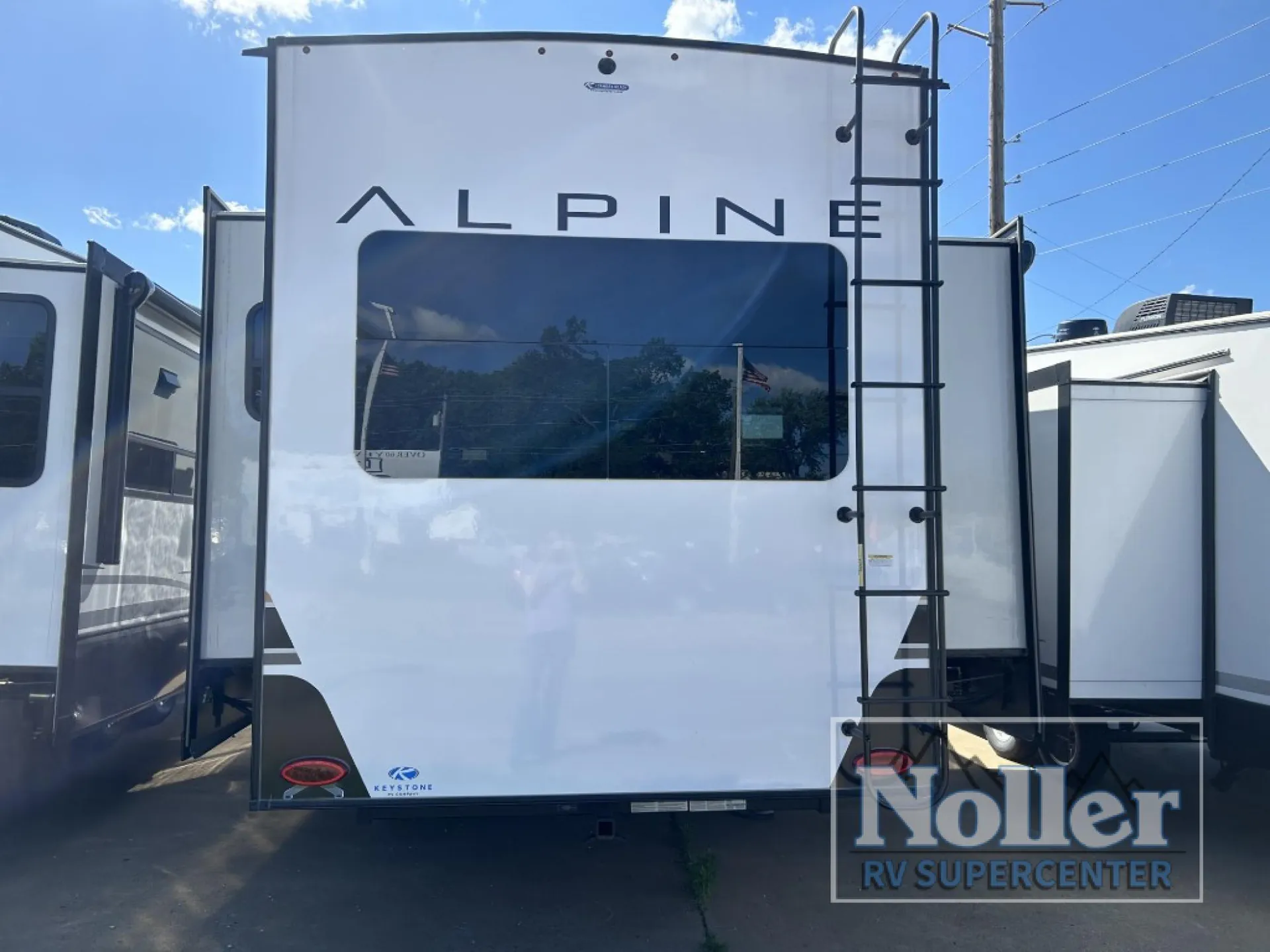 2024 Keystone Alpine 3102RL - Photo 3
