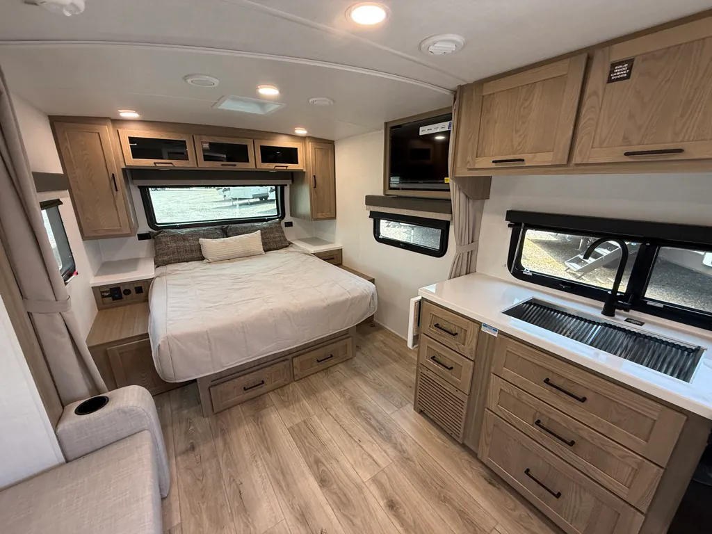 2027 Forest River Rockwood Mini Lite 2109S — Photo 7