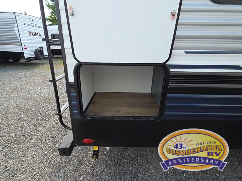 2027 Palomino Puma 337BH, Photos photo 8