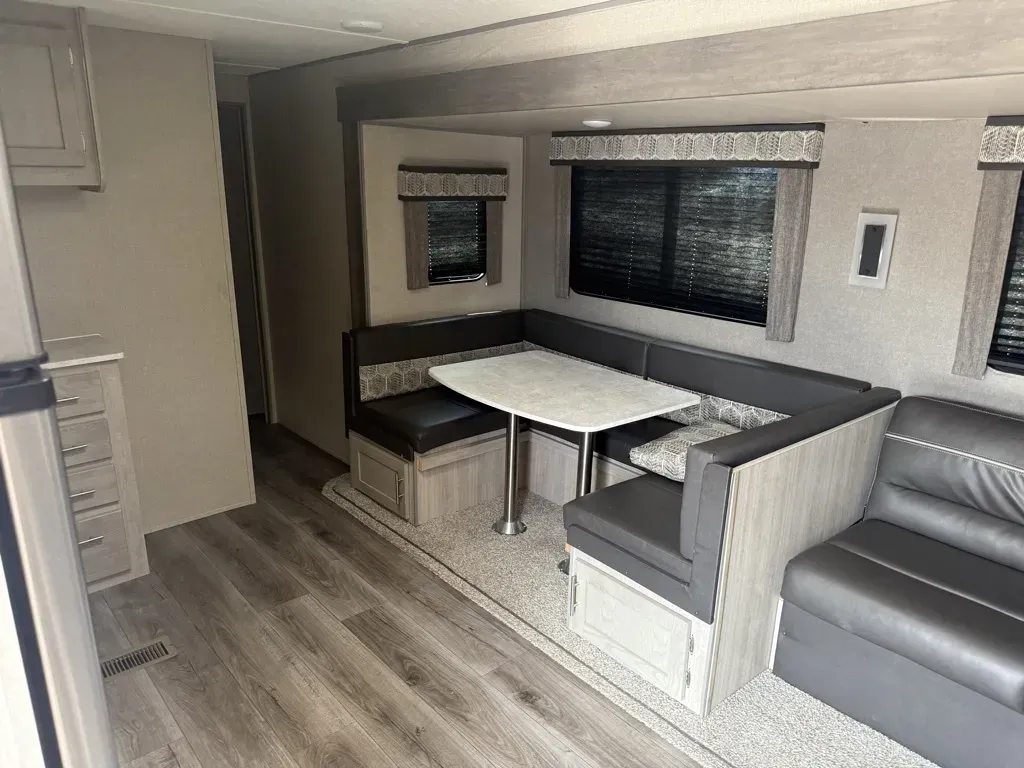 2022 Coachmen Catalina Legacy Edition 303QBCK - Photo 4