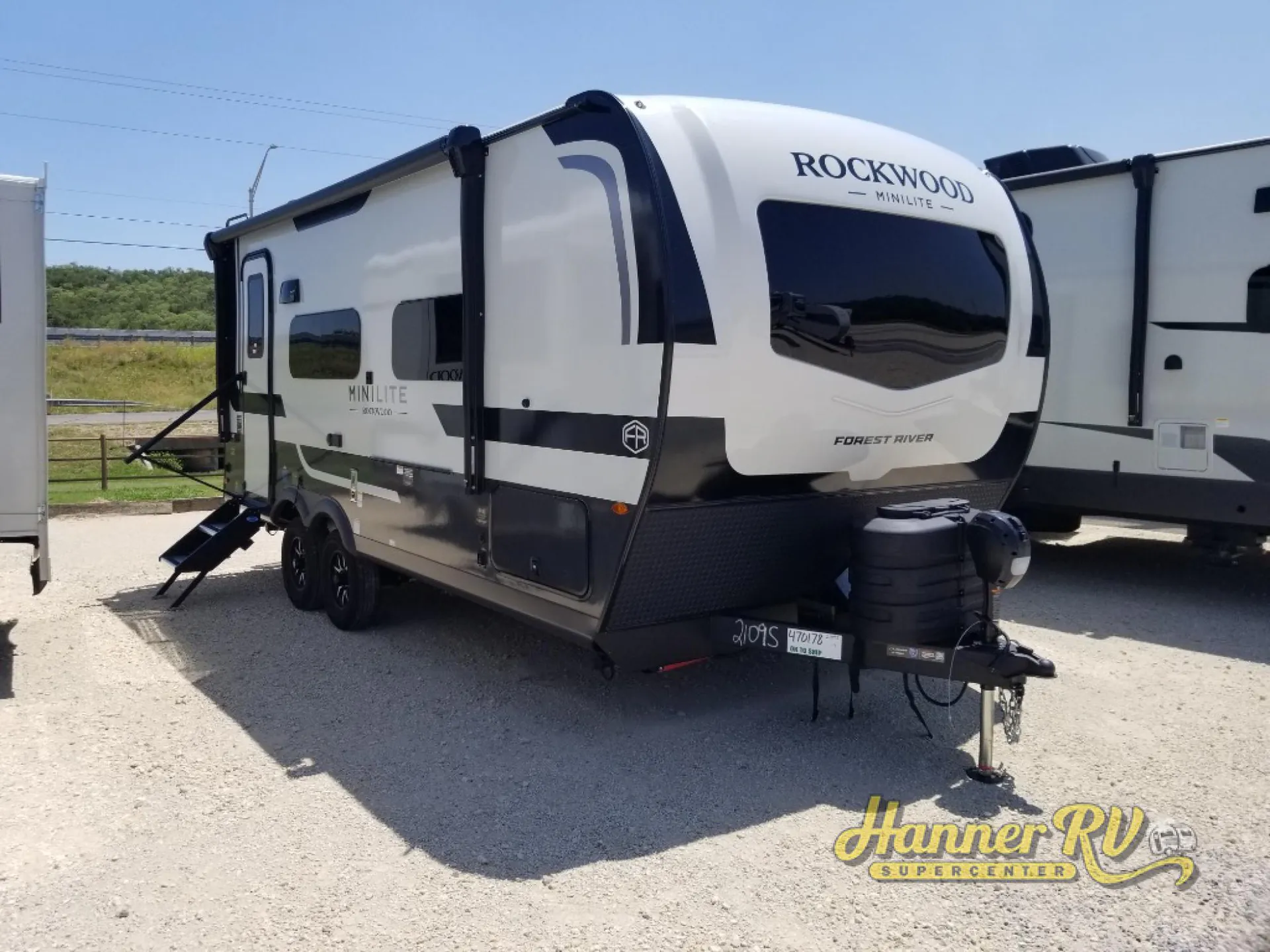 2027 Forest River Rockwood Mini Lite 2109S