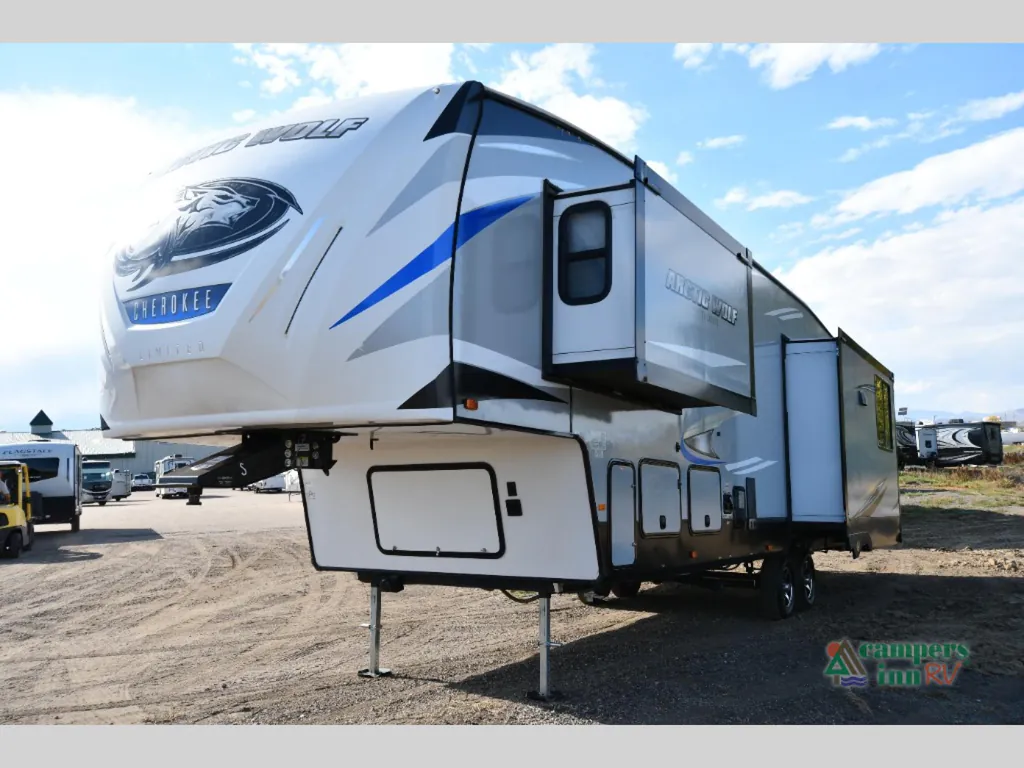 2021 Forest River Cherokee Arctic Wolf 3550 SUITE, Photos photo 9