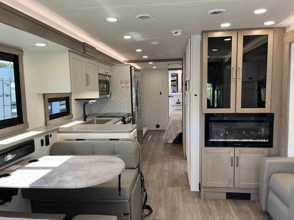 2027 Entegra Coach Vision XL 36C, Photos photo 7