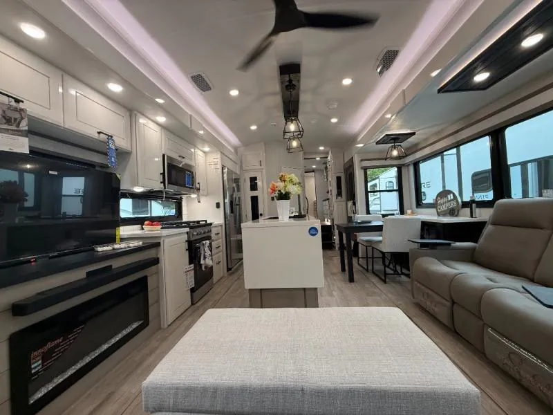2026 Jayco Pinnacle 36FBTS, Photos photo 5