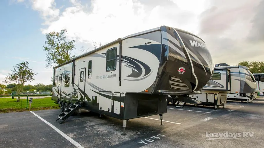 2019 Heartland Road Warrior 411 - Main photo